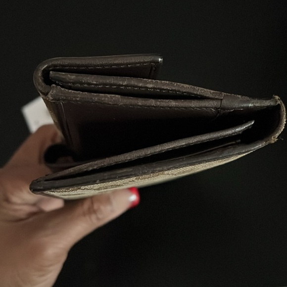đ„Gucci Monogram Wallet - Beige and Brownđ„ - Picture 9 of 10